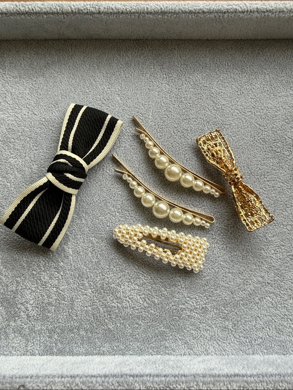 Pearl and Bow Hair Clip Set - Black, Gold & Pearl